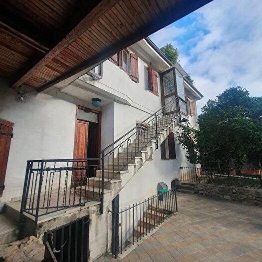 Casa con 6 locali in vendita in Borgo Sanremo, Sanremo