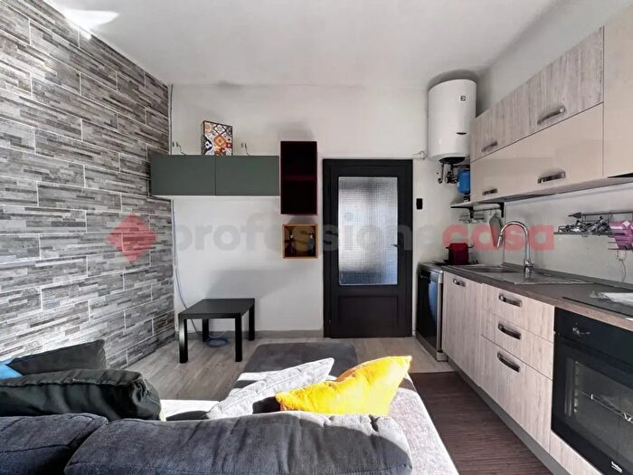 Casa con 5 locali in vendita in Via Felice Cavallotti, Arona