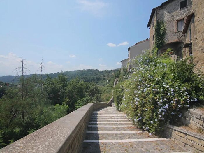 Appartamento trilocale in vendita in Via della Porticella, Castelnuovo Di Porto