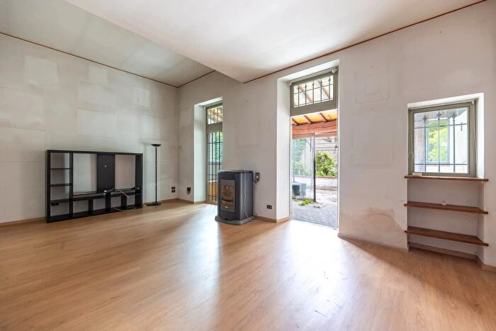 Casa con 8 locali in vendita in Firenze