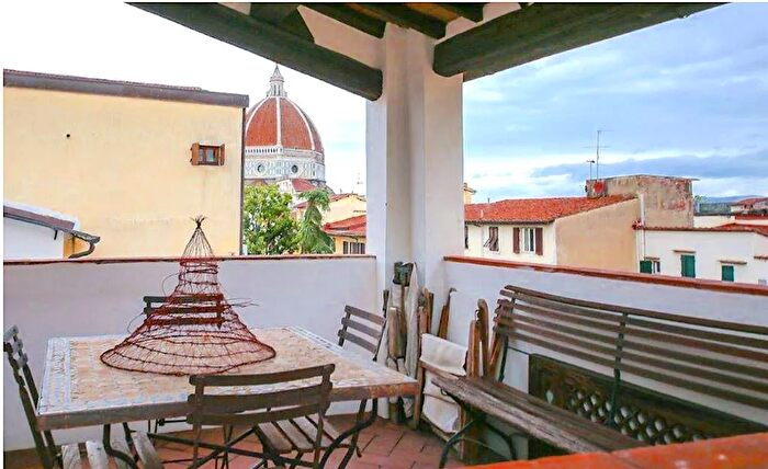 Appartamento con 6 locali in vendita in Borgo degli Albizi Firenze, Firenze
