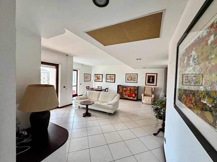 Appartamento trilocale in affitto in Via Nicola Picardi, Italia Montegranaro, Taranto