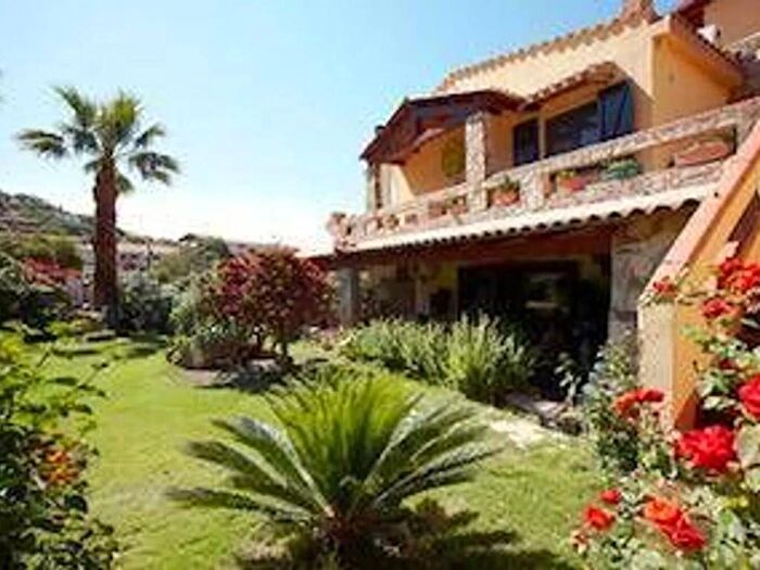 Casa quadrilocale in affitto in Domus De Maria