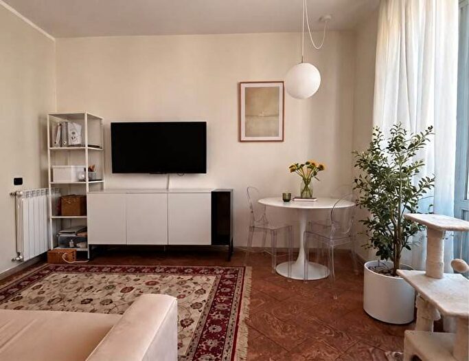 Appartamento bilocale in affitto in Via Giorgio Giulini, Borghi, Como