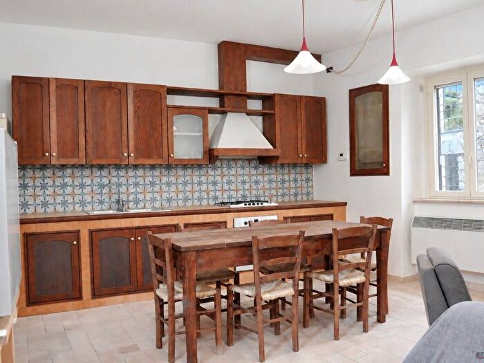 Casa quadrilocale in vendita in Vicolo Sant'Antonio Abate, Centro, Alatri