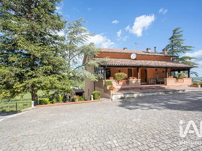 Casa con 7 locali in vendita in Via Cete, Colmurano