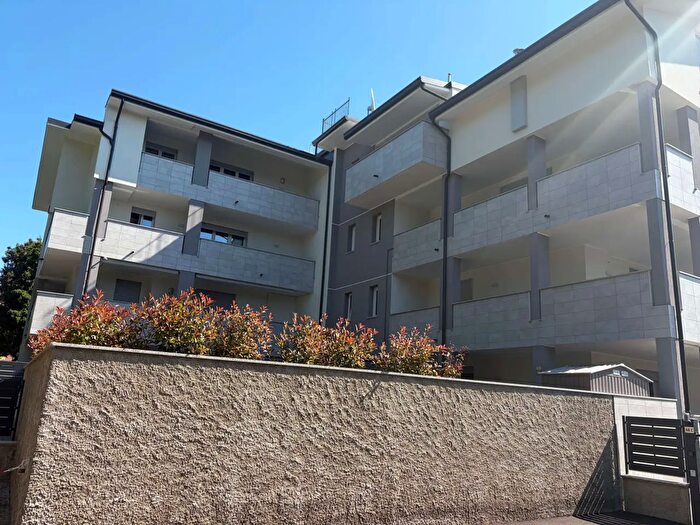 Appartamento trilocale in vendita in Via Turati, Limbiate