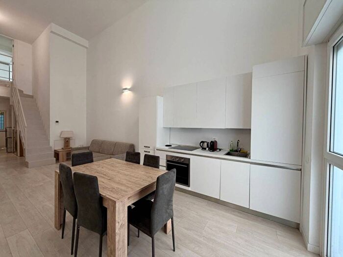 Appartamento trilocale in affitto in Via Bolama, Villa San Giovanni, Milano