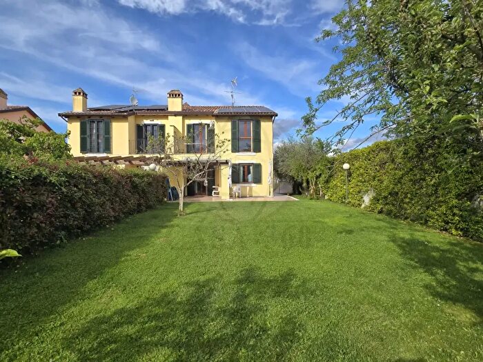 Casa quadrilocale in vendita in Via Perillo, Terni