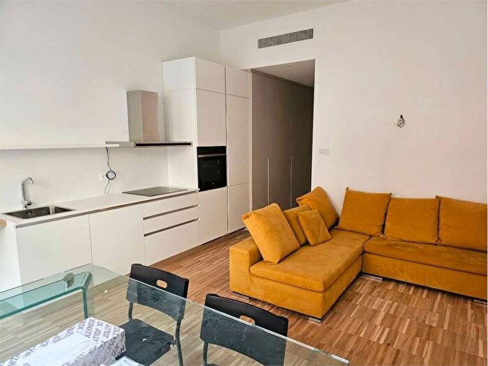 Appartamento bilocale in affitto in Via Asiago, Gorla, Milano