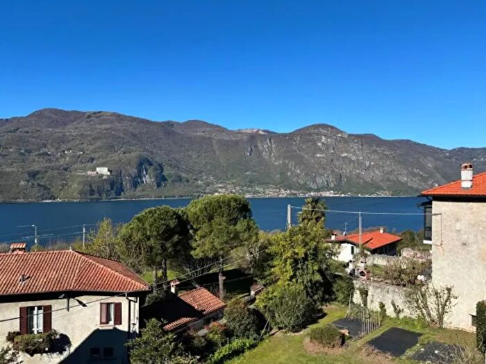 Appartamento quadrilocale in vendita in Via alla Piazzeta, Abbadia Lariana