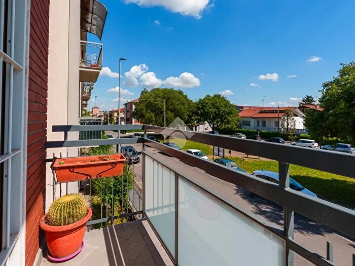 Appartamento trilocale in vendita in Via Mentasti, Treviglio