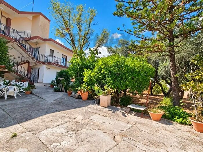 Casa quadrilocale in vendita in Stradella Boezio, Bari