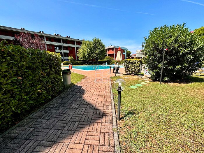 Appartamento bilocale in vendita in Via Giovanni XXIII, Desenzano Del Garda