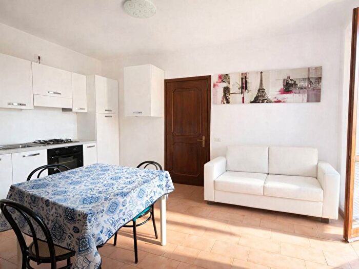 Appartamento bilocale in affitto in Via Dante Alighieri, Centro, Mandello del Lario