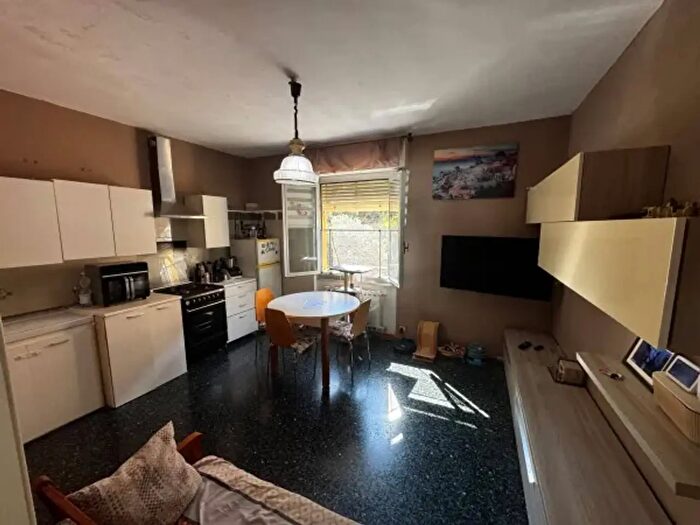 Appartamento trilocale in vendita in Via Monte Grappa, Varazze