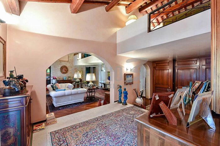 Appartamento quadrilocale in vendita in Zona Prato della Valle Pontecorvo Padova, Padova