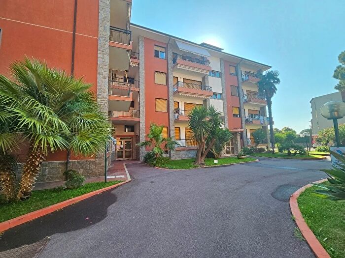 Appartamento trilocale in vendita in Largo Cambiaso, Diano Marina