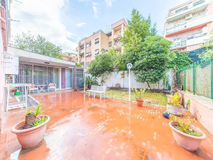 Appartamento trilocale in vendita in Via Casilina, Roma