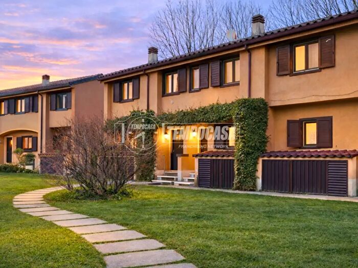 Casa trilocale in vendita in Via Nuova Provinciale, Calco