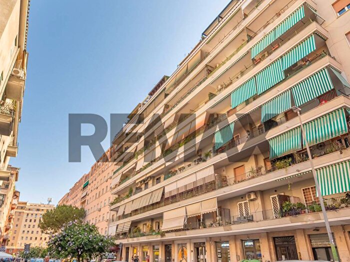 Casa con 5 locali in affitto in Via Massaciuccoli, Africano Villa Chigi, Roma