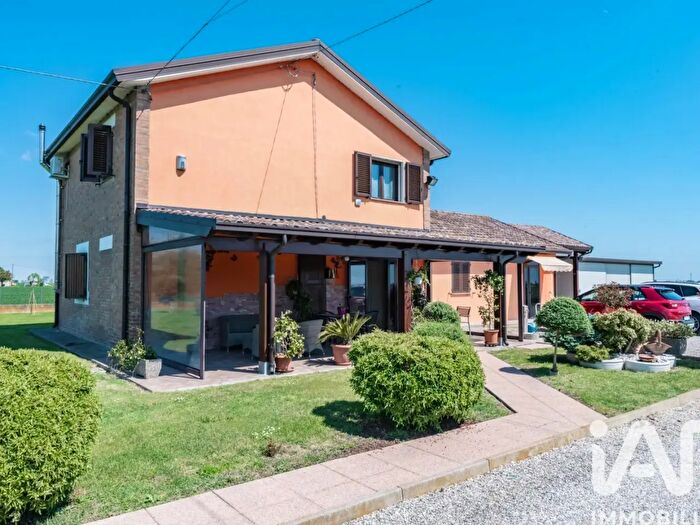 Casa quadrilocale in vendita in Strada Cavallara, Ostellato