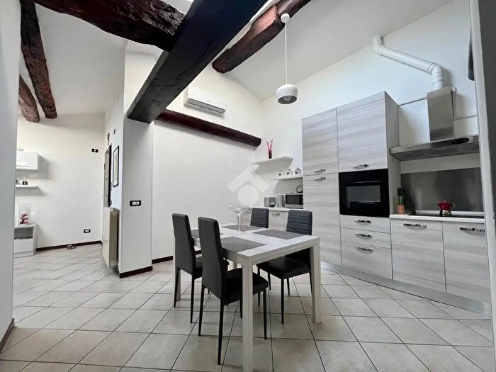 Appartamento trilocale in vendita in Via Andrea Fantoni, Alzano Lombardo