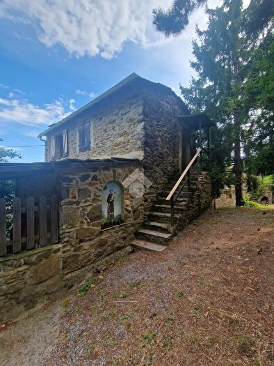 Casa con 11 locali in vendita in Via Grattino Inf, Molini Di Triora