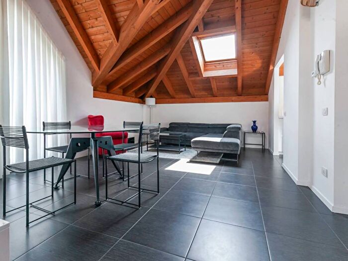 Appartamento bilocale in affitto in Viale Monza, Rovereto, Milano