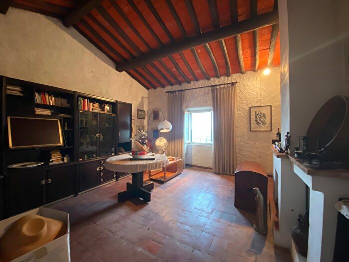 Casa con 9 locali in vendita in Iazza Giacomo Matteo, Carmignano