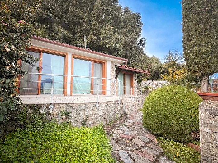 Casa con 5 locali in vendita in Via dei Ciclamini, San Giovanni A Piro