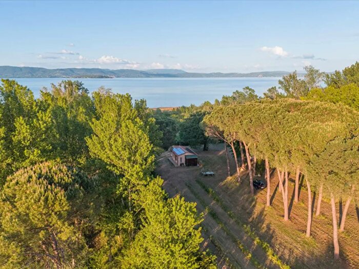 Casa con 5 locali in vendita in Castiglione Del Lago