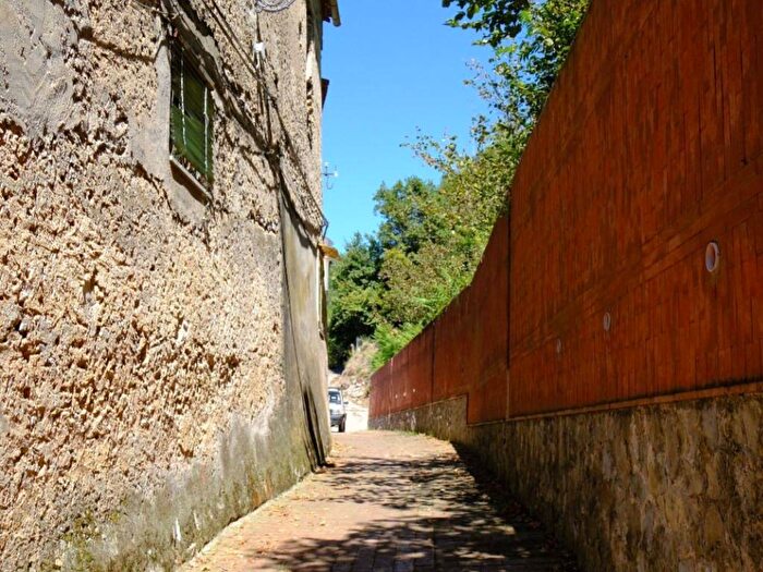 Casa trilocale in vendita in Via Calabranello, Mercato, Giffoni Valle Piana