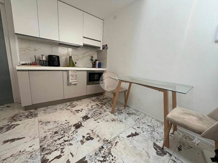 Appartamento bilocale in affitto in Via Camillo Hajech, Plebisciti Susa, Milano