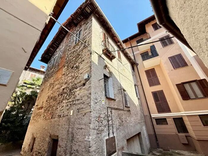Appartamento trilocale in vendita in Via Sale, Gravedona ed Uniti
