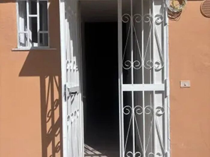 Appartamento monolocale in affitto in Via Consalvo, Napoli