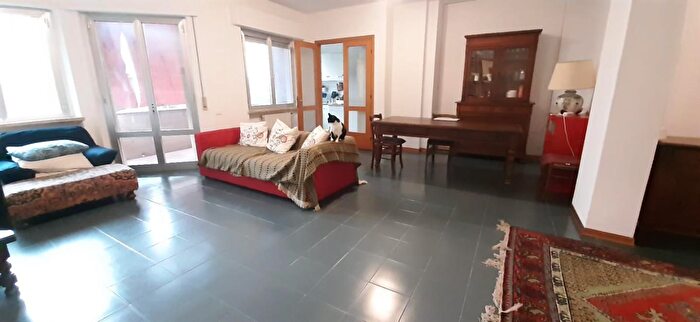 Appartamento con 6 locali in vendita in Cecina