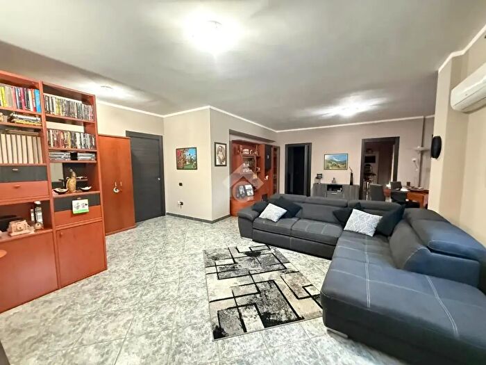 Appartamento quadrilocale in vendita in Via Spagna, Rende