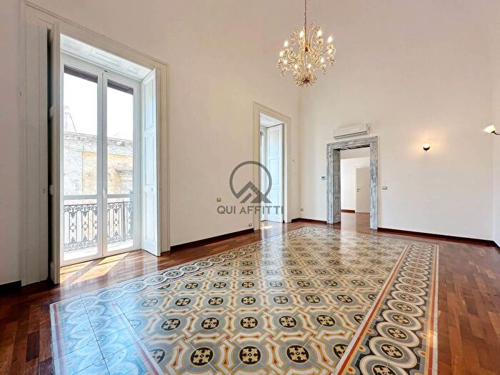 Casa con 6 locali in affitto in Piazza La Corte, Centro Storico, Andria