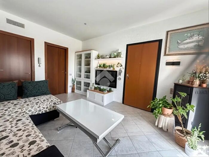Appartamento trilocale in vendita in Via Montesanto, Sestu