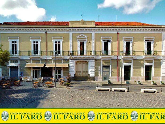 Appartamento con 6 locali in affitto in Piazza Giacomo Matteotti, Centro Storico, Giugliano in Campania