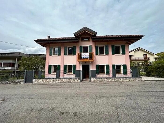 Casa con 5 locali in vendita in Via Cavour, Feltre