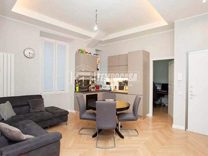 Appartamento trilocale in vendita in Via Lepetit, Milano