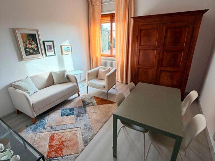 Appartamento trilocale in affitto in Via Filippo Corridoni, Centro Storico, Pavia