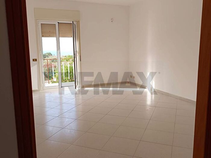 Appartamento trilocale in affitto in Via Coste, Centro, Capaci