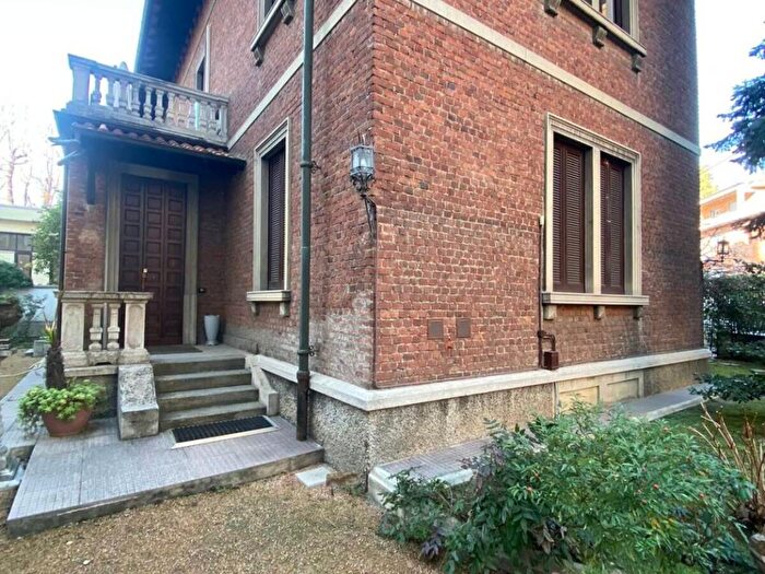 Casa trilocale in affitto in Giacomo Leopardi, Saronno