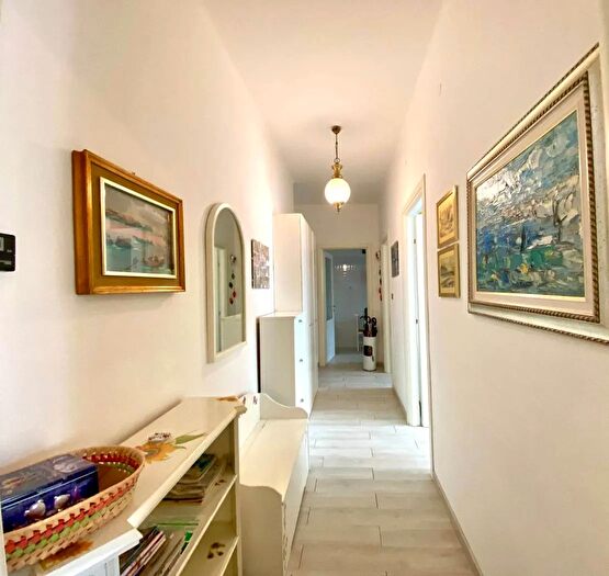 Appartamento trilocale in vendita in Taggia