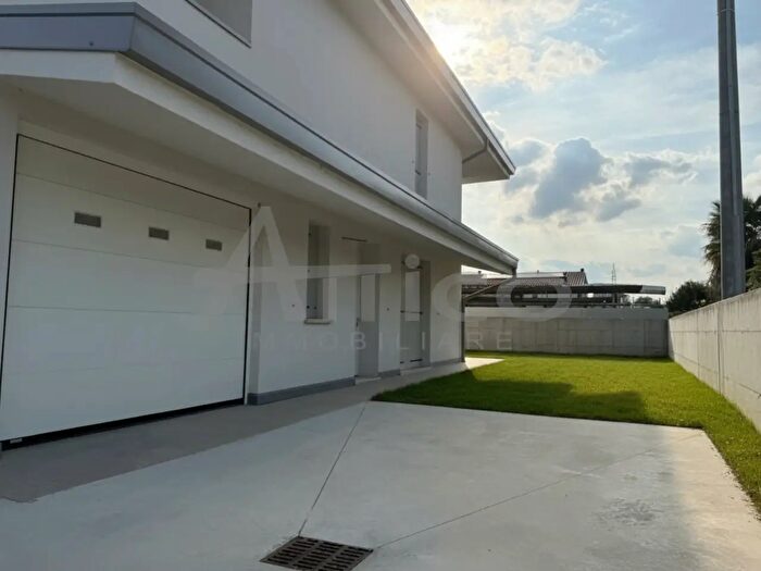 Casa con 6 locali in vendita in Granzette Ro, Rovigo