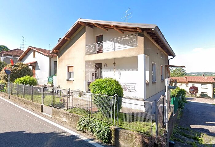 Casa con 7 locali in vendita in Via alla Chiesa, Colverde