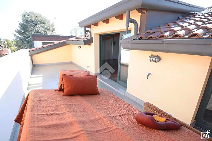 Appartamento trilocale in vendita in Via Ariosto, Cabiate